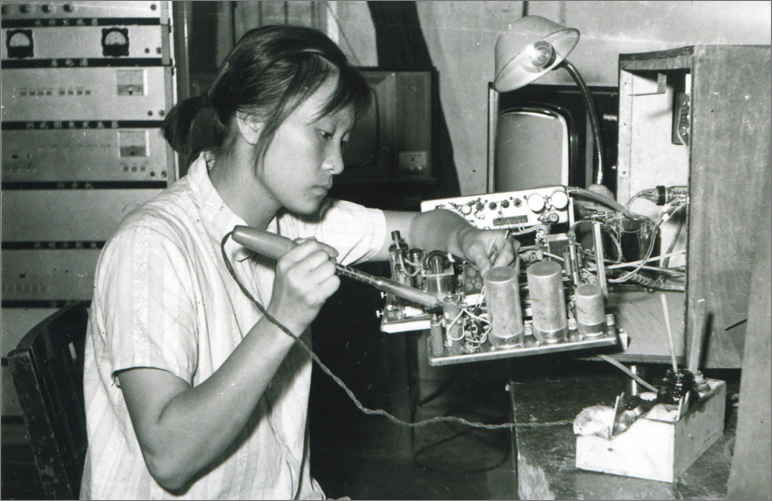 1970年，中國誕生第一臺彩色電視機，數(shù)年之后，長虹才開始電視機的研制