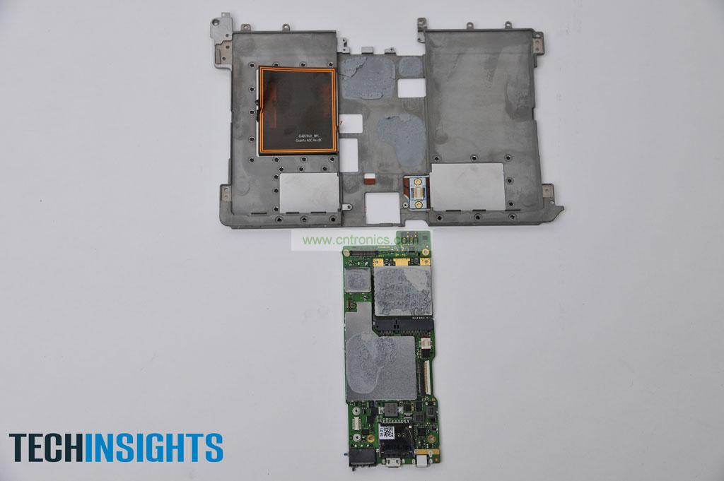 將PCB與金屬分離，從PCB板上卸下無線通訊板