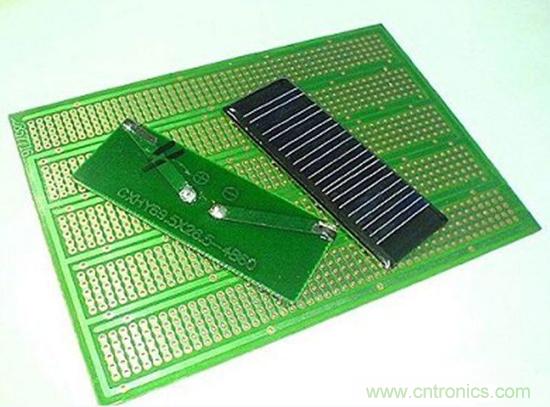 微型太陽能供電板DIY，給手電筒收音機供電