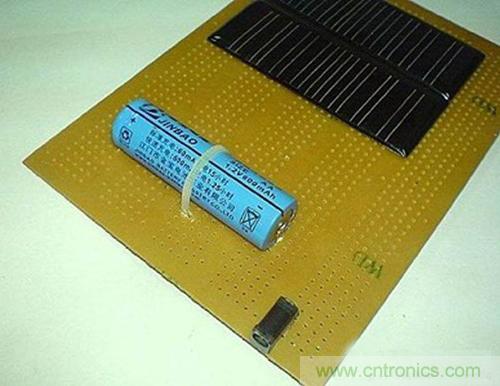 微型太陽能供電板DIY，給手電筒收音機供電