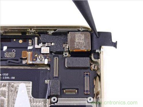 土豪金iPhone 5S拆解：內(nèi)部結(jié)構(gòu)升級(jí)，維修難度增加