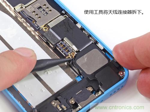 內(nèi)部能否出“彩”？“五彩機(jī)身”iPhone 5C拆解揭秘