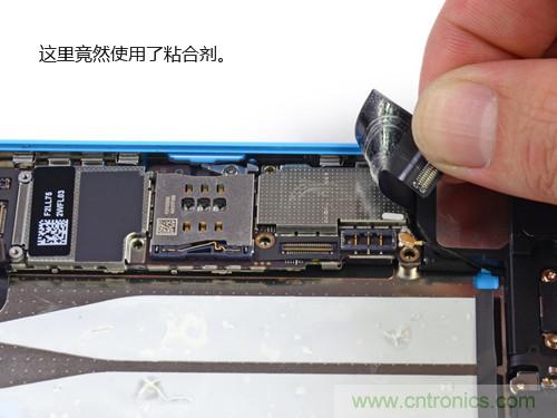 內(nèi)部能否出“彩”？“五彩機(jī)身”iPhone 5C拆解揭秘