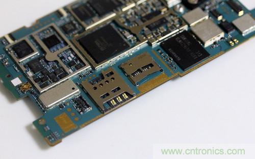 拆解4G新機(jī)索尼M35t：用料十足，易于維修