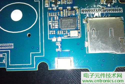 不怕摔的電紙書！一款柔性屏電子書閱讀器拆解