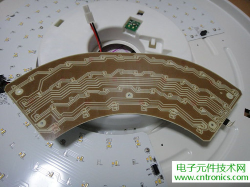 高端大氣上檔次！智能遙控調(diào)光LED吸頂燈拆解