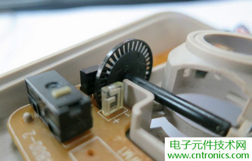 殿堂級(jí)機(jī)械鼠標(biāo)拆解：嘆精致做工！