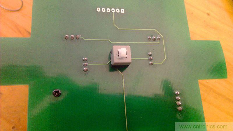 牛人力作！PCB版藍(lán)牙智能小車DIY