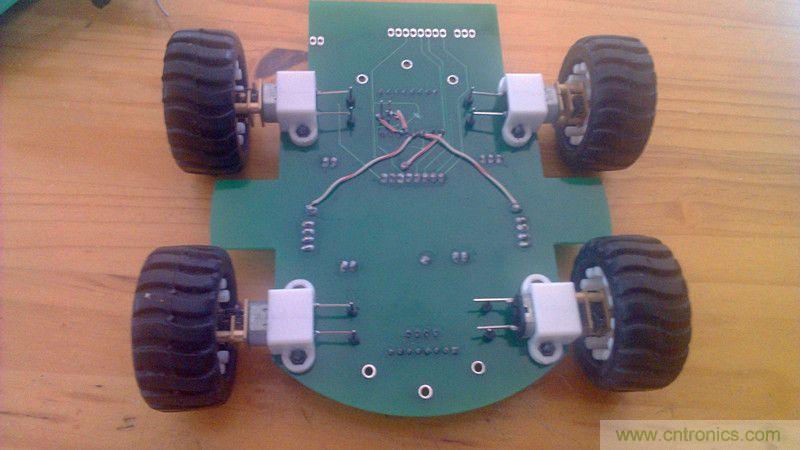 牛人力作！PCB版藍(lán)牙智能小車DIY