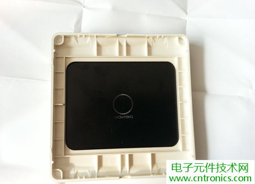 一款觸控開關(guān)拆解，做工不錯(cuò)