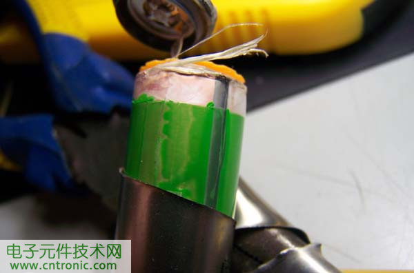 筆記本電池拆解，探秘電池內(nèi)部結(jié)構(gòu)