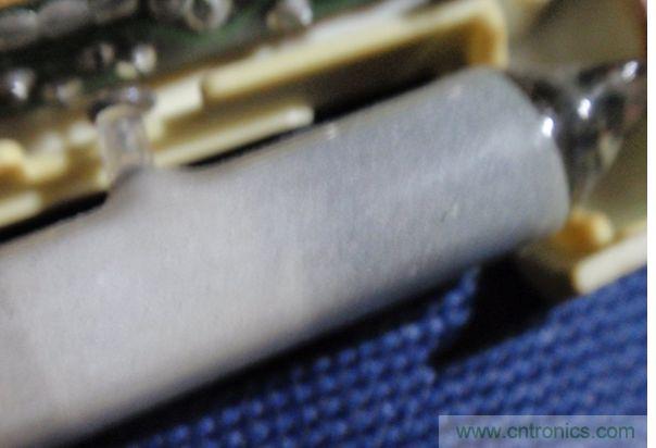 燈管，一頭黑了無法修復(fù)了
