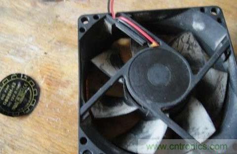 創(chuàng)意DIY！迷你風(fēng)力發(fā)電機(jī)！