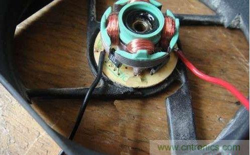創(chuàng)意DIY！迷你風(fēng)力發(fā)電機(jī)！
