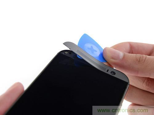 牛人強(qiáng)拆！新HTC One(M8)真機(jī)精密做工難修理