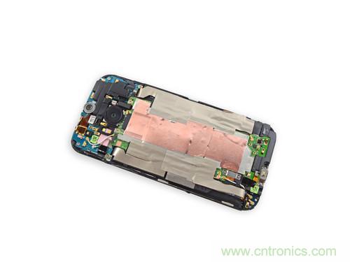 牛人強(qiáng)拆！新HTC One(M8)真機(jī)精密做工難修理