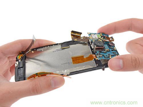 牛人強(qiáng)拆！新HTC One(M8)真機(jī)精密做工難修理
