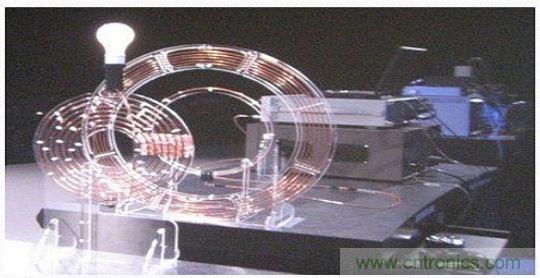 預(yù)言：無(wú)線電力傳輸或?qū)⒏淖兾磥?lái)世界？