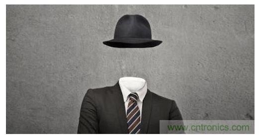 式隱形斗篷利用主動式組件與被動式超穎材料，可望進一步縮減斗篷尺寸，使其更適合個人使用