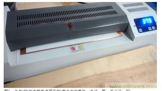 總共送8次電路板進(jìn)層壓機(jī)(每個(gè)方向兩次，先送一面，再送另一面)
