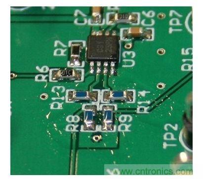  即為殘留過多數(shù)量焊劑的 PCB。