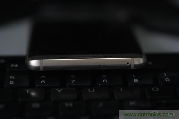 三星S6 Edge+拆解：比S6 Edge加在哪里？