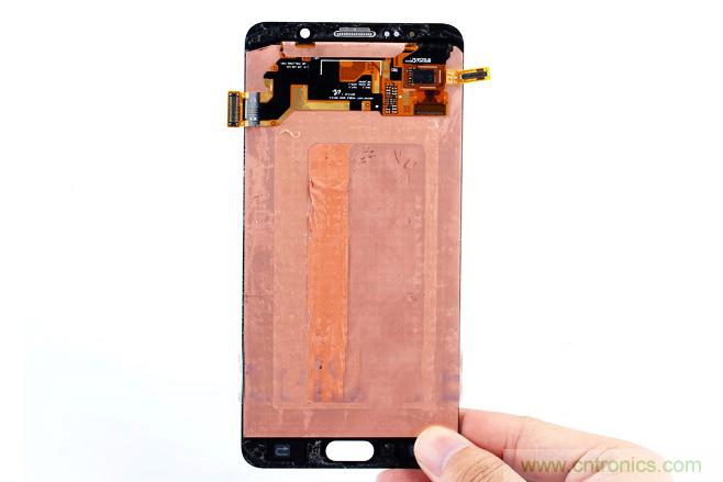 Galaxy Note5拆解，與S系列差距日漸模糊