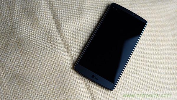 業(yè)界良心 LG V10 評測:剛毅、冷峻，不失人性化