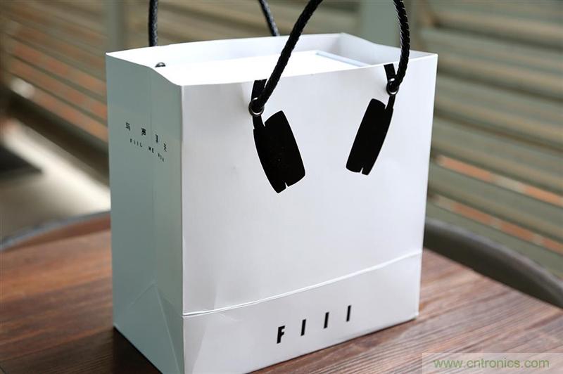 頭條哥的夢想之作！FIIL耳機能讓汪峰上頭條否？