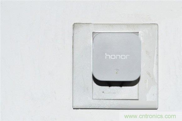 大House也能隨心連，榮耀WiFi穿墻寶評測