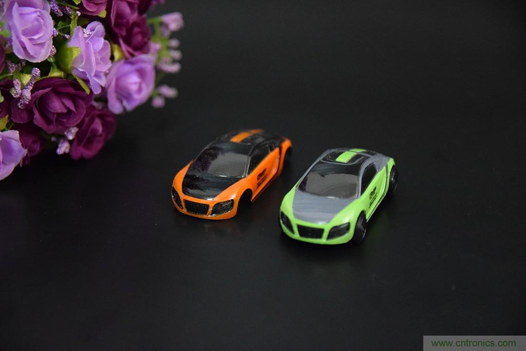 虛擬與現(xiàn)實(shí)相結(jié)合的飛車游戲，讓你體驗(yàn)速度與激情的碰撞！