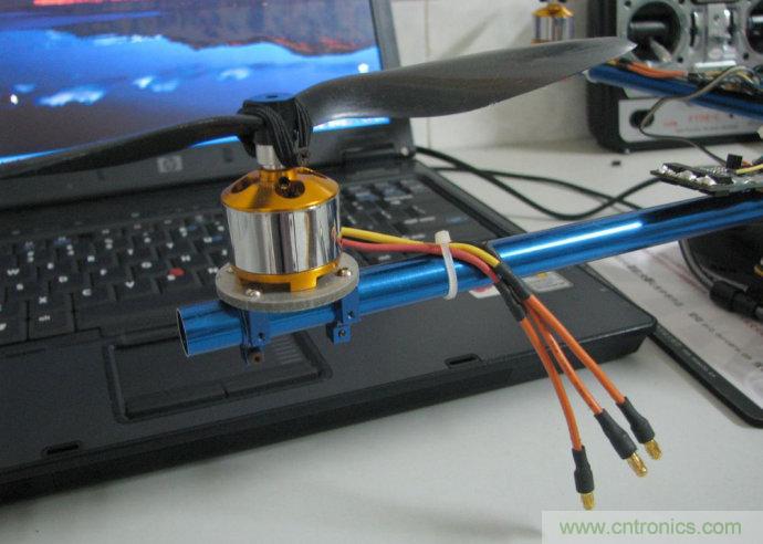 無人機 DIY 制作全過程，酷得不要不要的！