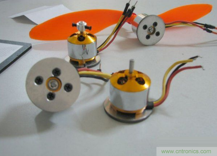 無人機 DIY 制作全過程，酷得不要不要的！
