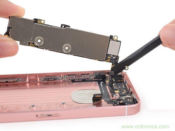 有什么地方?jīng)]有變？iPhone SE真機(jī)拆解