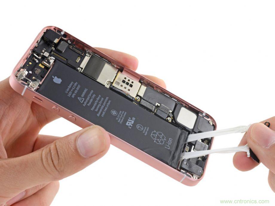 有什么地方?jīng)]有變？iPhone SE真機(jī)拆解