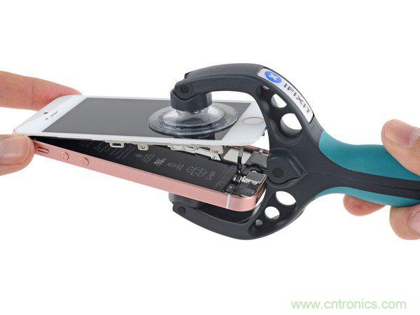 有什么地方?jīng)]有變？iPhone SE真機(jī)拆解