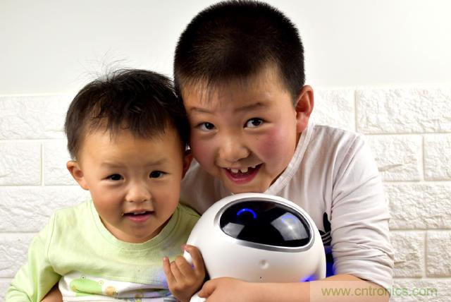 “爸爸再不陪我，我就長(zhǎng)大了”——小騰機(jī)器人
