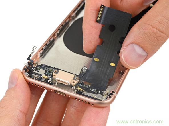iPhone 8首拆：無(wú)線(xiàn)充電版本的iPhone 7？