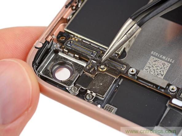 iPhone 8首拆：無(wú)線(xiàn)充電版本的iPhone 7？