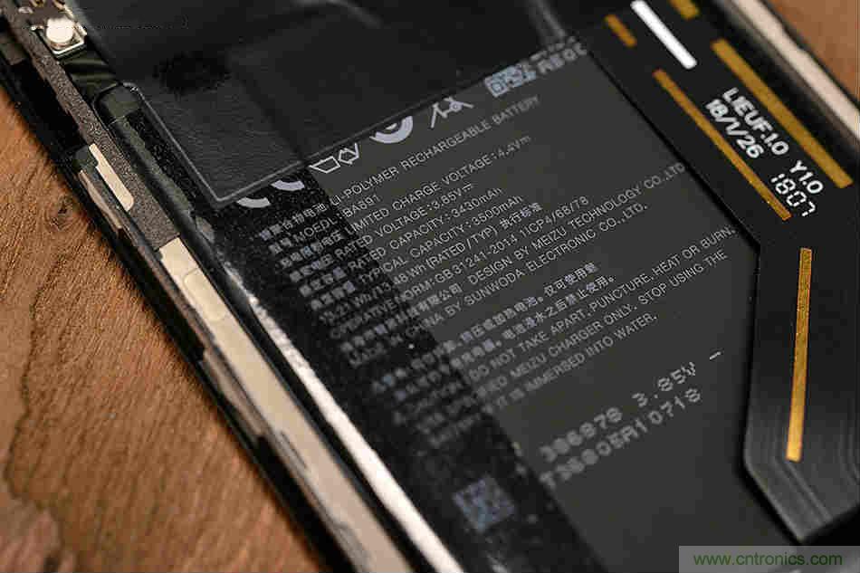 拆解魅族15 Plus：玩轉(zhuǎn)了新概念，但其工藝究竟如何？