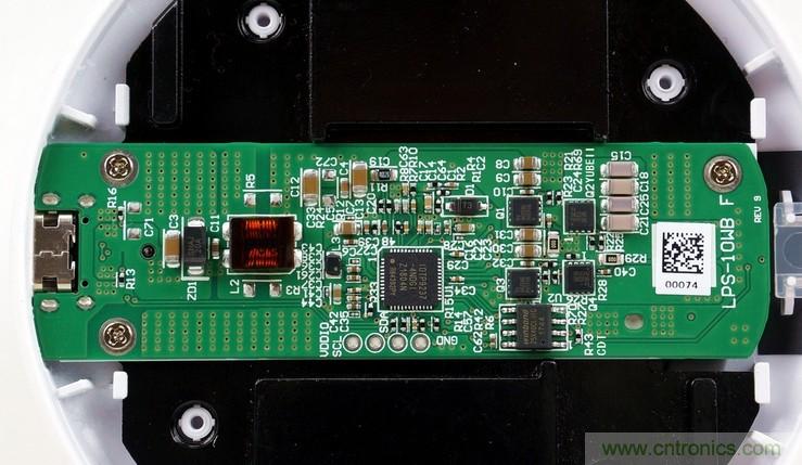 拆解對比：系出同門，小米、紫米無線充電器的差別有多大？