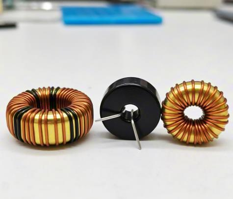 磁珠電感、磁環(huán)電感與色環(huán)電感：電磁濾波世界的三重變奏曲